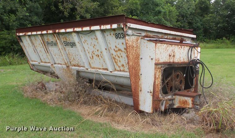 image for item BI9624 Knight ProTwin Slinger 8030 manure spreader