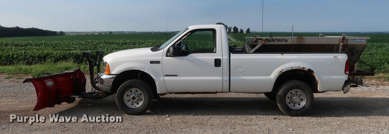 image for item BV9128 2001 Ford F350 Super Duty pickup truck