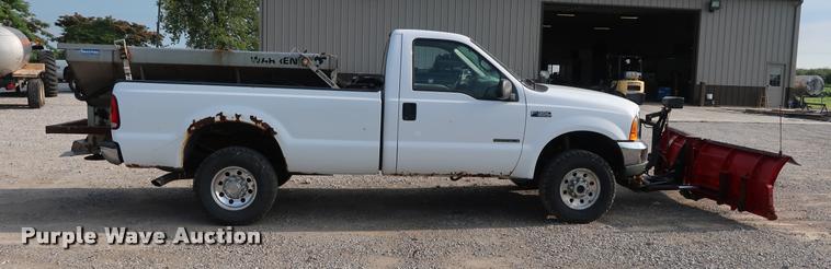 image for item BV9128 2001 Ford F350 Super Duty pickup truck