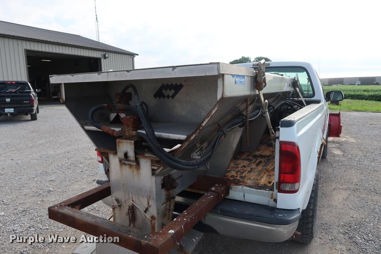 image for item BV9128 2001 Ford F350 Super Duty pickup truck