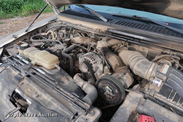 image for item BV9128 2001 Ford F350 Super Duty pickup truck