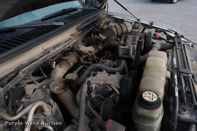 image for item BV9128 2001 Ford F350 Super Duty pickup truck