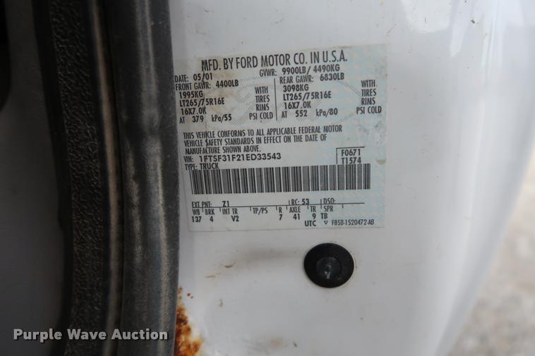 image for item BV9128 2001 Ford F350 Super Duty pickup truck