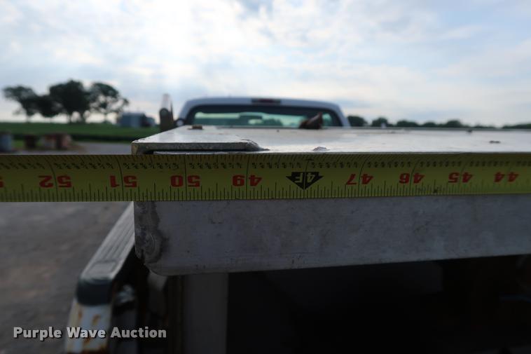 image for item BV9128 2001 Ford F350 Super Duty pickup truck