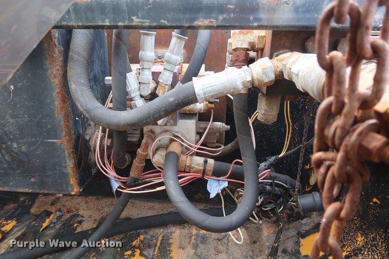 image for item BV9128 2001 Ford F350 Super Duty pickup truck