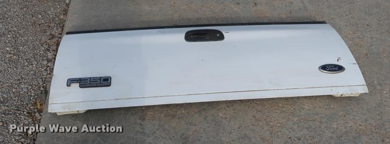 image for item BV9128 2001 Ford F350 Super Duty pickup truck