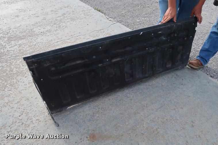 image for item BV9128 2001 Ford F350 Super Duty pickup truck