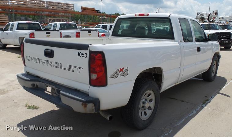 image for item DA1173 2005 Chevrolet Silverado 1500 Ext. Cab pickup truck