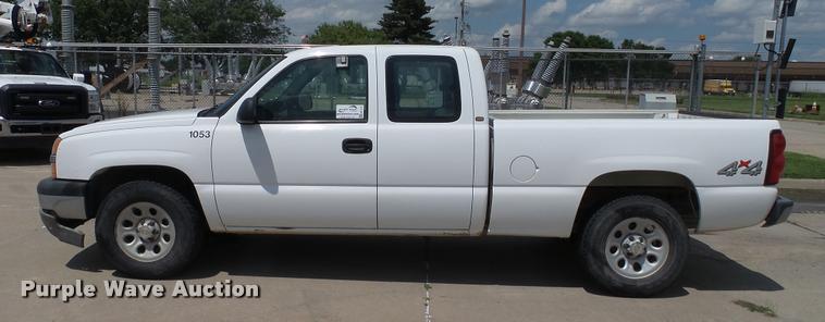 image for item DA1173 2005 Chevrolet Silverado 1500 Ext. Cab pickup truck