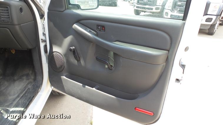 image for item DA1173 2005 Chevrolet Silverado 1500 Ext. Cab pickup truck