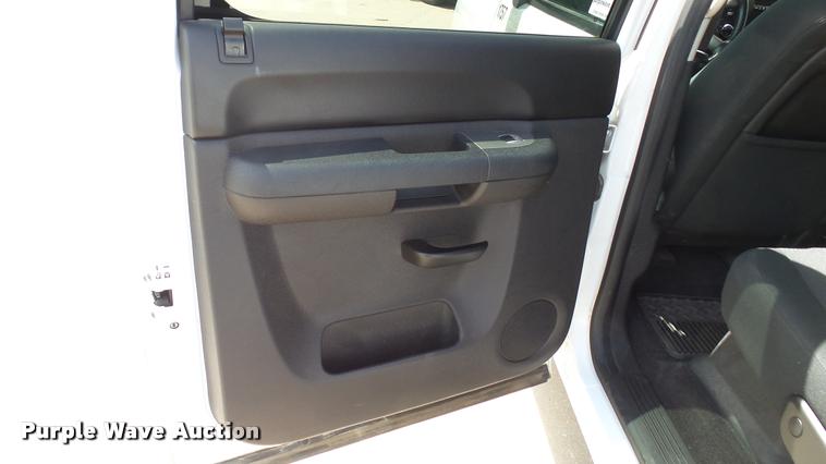 image for item DA1175 2012 Chevrolet Silverado Crew Cab pickup truck