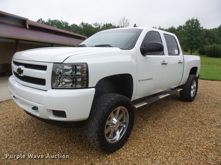 image for item DA1667 2007 Chevrolet Silverado 1500 Crew Cab pickup truck