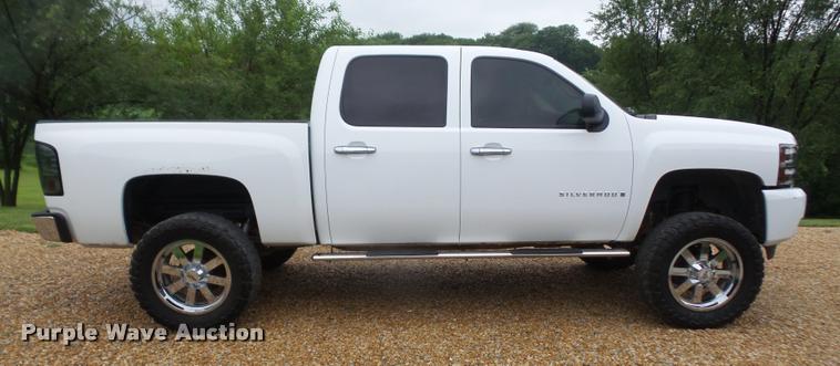 image for item DA1667 2007 Chevrolet Silverado 1500 Crew Cab pickup truck