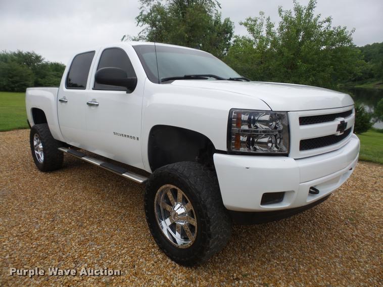 image for item DA1667 2007 Chevrolet Silverado 1500 Crew Cab pickup truck