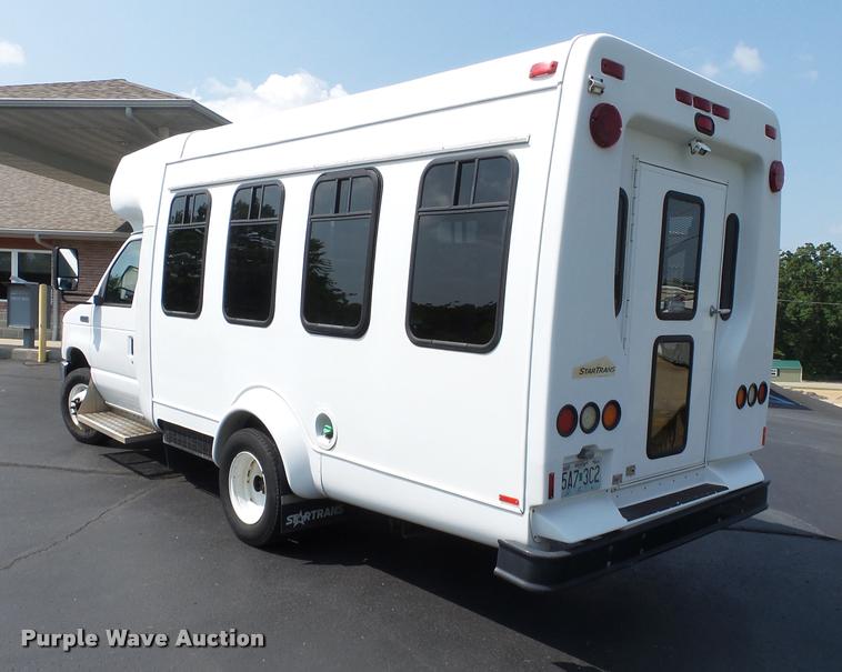 image for item DA2250 2008 Ford E350 Super Duty shuttle bus
