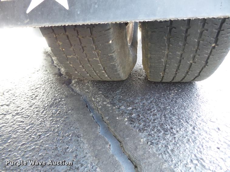 image for item DA2250 2008 Ford E350 Super Duty shuttle bus