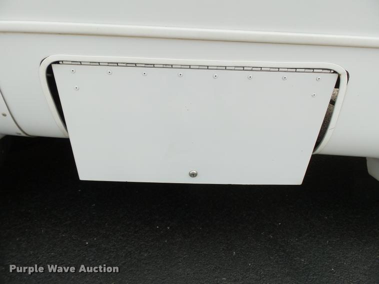 image for item DA2250 2008 Ford E350 Super Duty shuttle bus