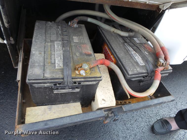 image for item DA2250 2008 Ford E350 Super Duty shuttle bus