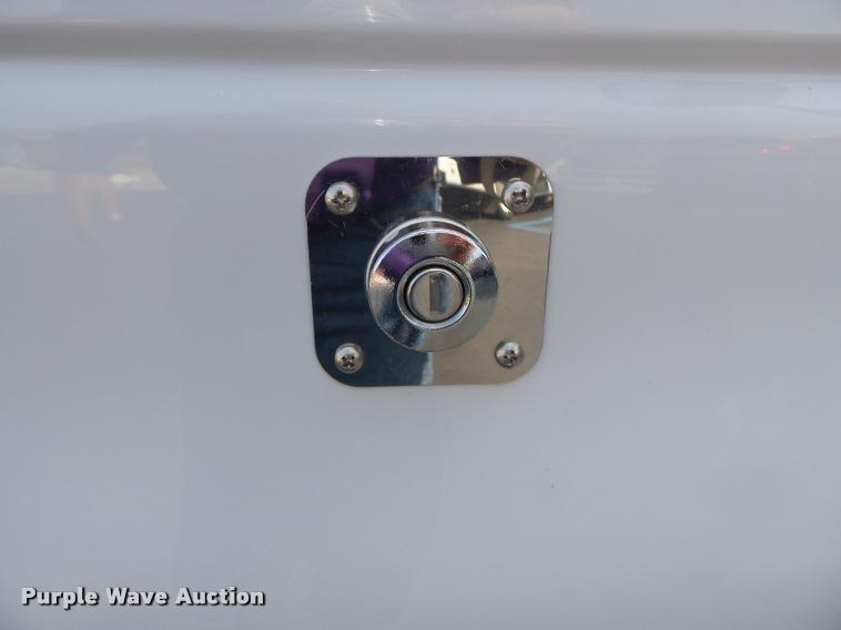 image for item DA2250 2008 Ford E350 Super Duty shuttle bus