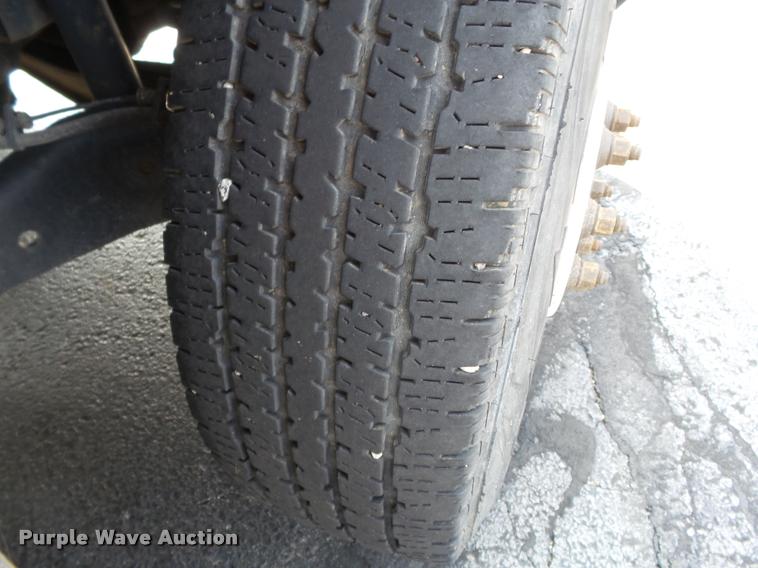 image for item DA2250 2008 Ford E350 Super Duty shuttle bus