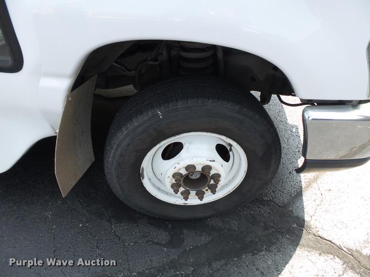 image for item DA2250 2008 Ford E350 Super Duty shuttle bus