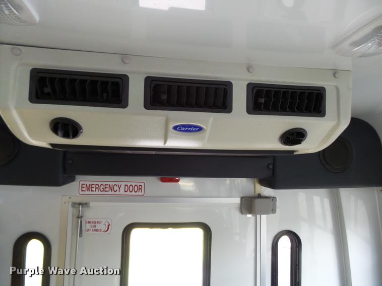 image for item DA2250 2008 Ford E350 Super Duty shuttle bus