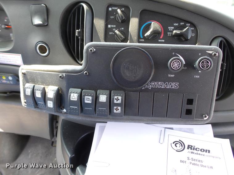 image for item DA2250 2008 Ford E350 Super Duty shuttle bus