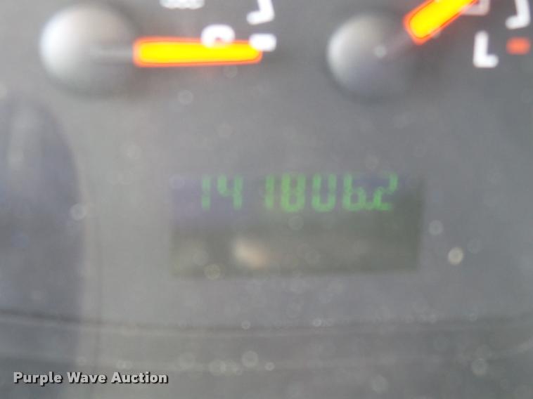 image for item DA2250 2008 Ford E350 Super Duty shuttle bus