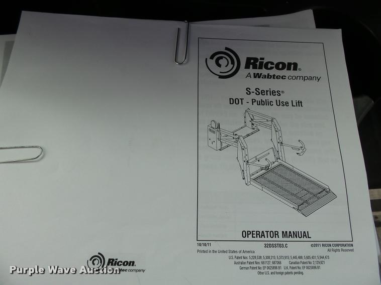 image for item DA2250 2008 Ford E350 Super Duty shuttle bus