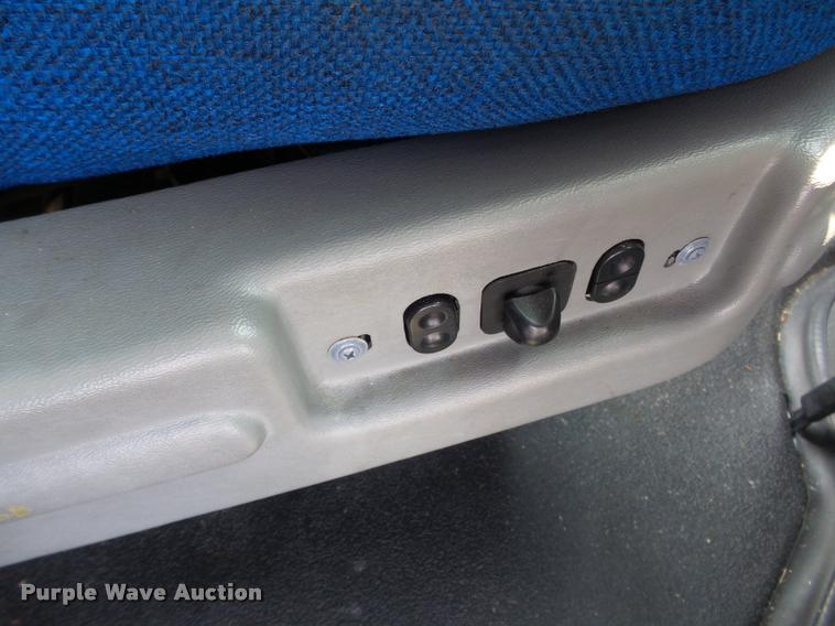 image for item DA2250 2008 Ford E350 Super Duty shuttle bus