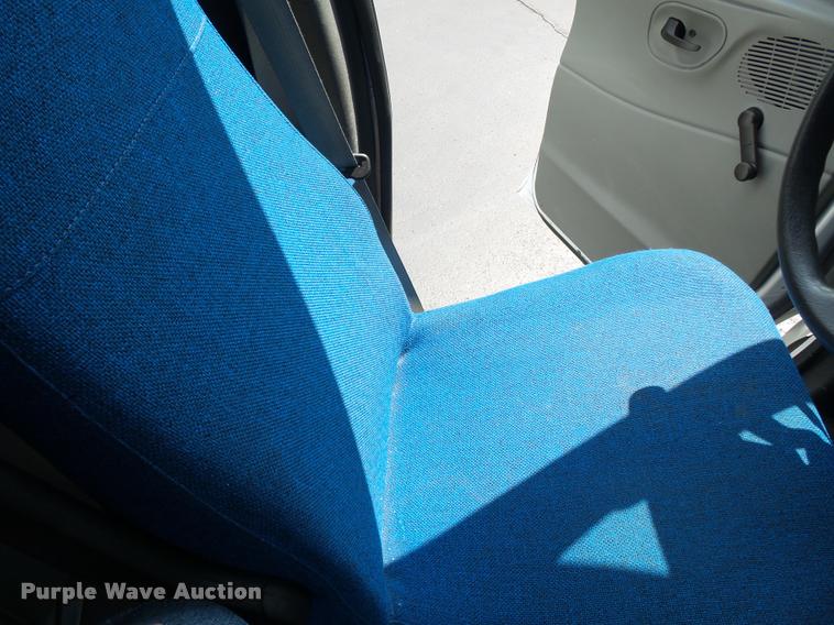 image for item DA2250 2008 Ford E350 Super Duty shuttle bus