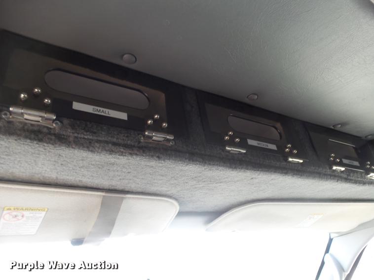 image for item DA5570 2003 Ford Econoline E450 Super Duty ambulance