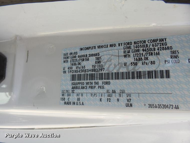 image for item DA5570 2003 Ford Econoline E450 Super Duty ambulance