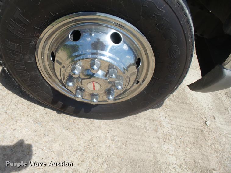 image for item DA5570 2003 Ford Econoline E450 Super Duty ambulance