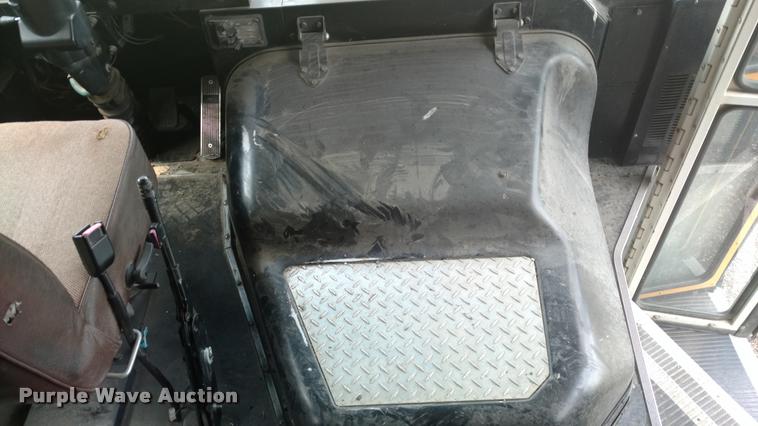 image for item DA5746 1995 Genesis AM Tran school bus