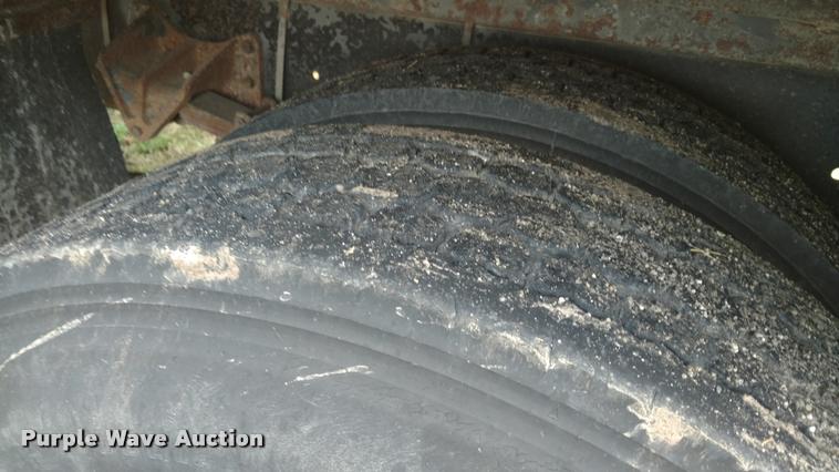 image for item DA5746 1995 Genesis AM Tran school bus