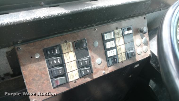 image for item DA5747 1996 Genesis AM Tran schoolbus