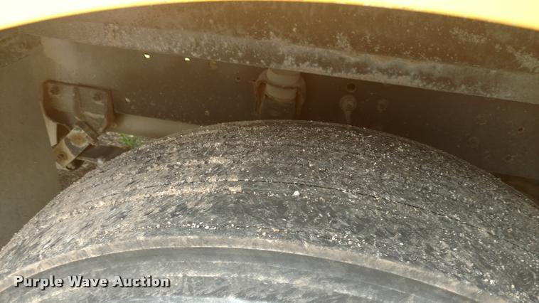 image for item DA5747 1996 Genesis AM Tran schoolbus