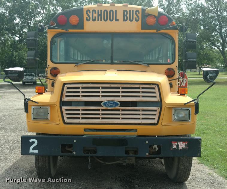 image for item DA5748 1994 Ford B700 school bus