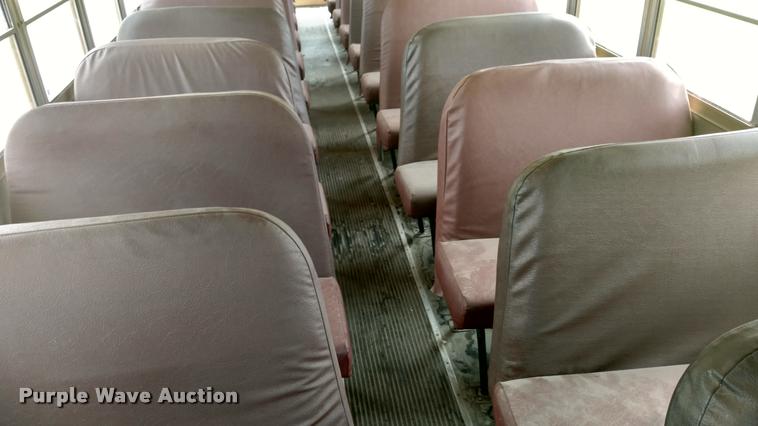 image for item DA5748 1994 Ford B700 school bus