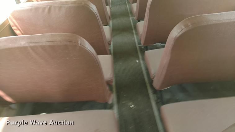 image for item DA5748 1994 Ford B700 school bus