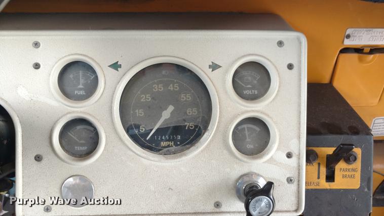 image for item DA5748 1994 Ford B700 school bus