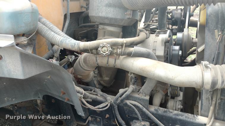 image for item DA5748 1994 Ford B700 school bus