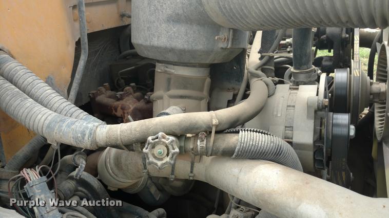 image for item DA5748 1994 Ford B700 school bus