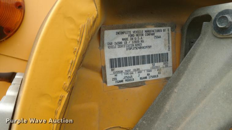 image for item DA5748 1994 Ford B700 school bus