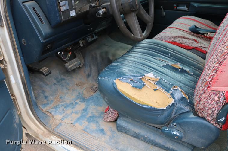 image for item DA6835 1994 Chevrolet Cheyenne 1500 Ext. Cab pickup truck