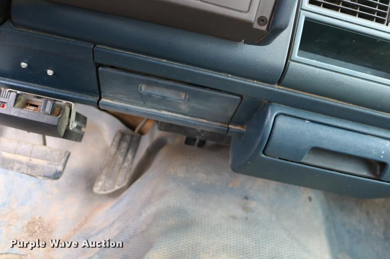 image for item DA6835 1994 Chevrolet Cheyenne 1500 Ext. Cab pickup truck