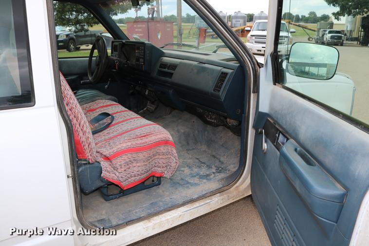 image for item DA6835 1994 Chevrolet Cheyenne 1500 Ext. Cab pickup truck