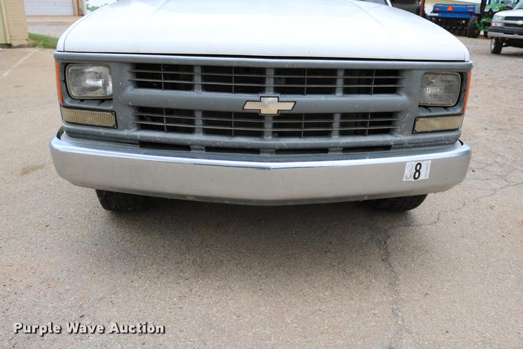 image for item DA6835 1994 Chevrolet Cheyenne 1500 Ext. Cab pickup truck