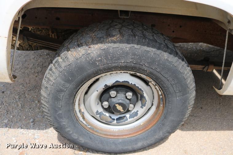 image for item DA6835 1994 Chevrolet Cheyenne 1500 Ext. Cab pickup truck